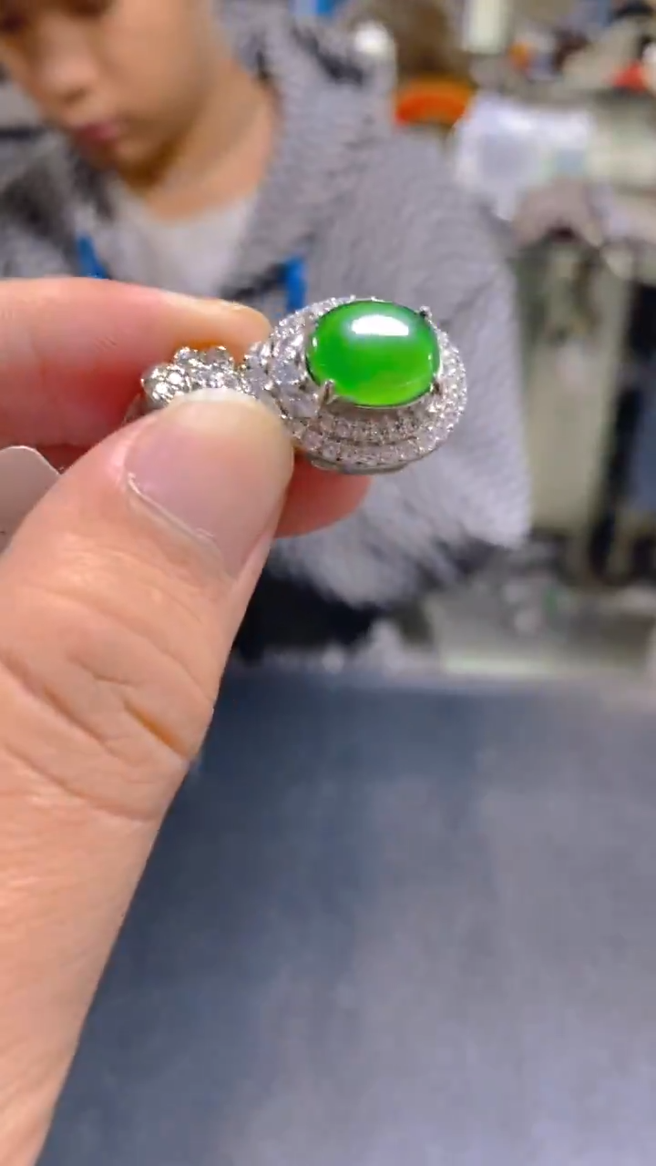 【闪购商品】翡翠吊坠(赠链)未镶嵌0397449429多样性发一