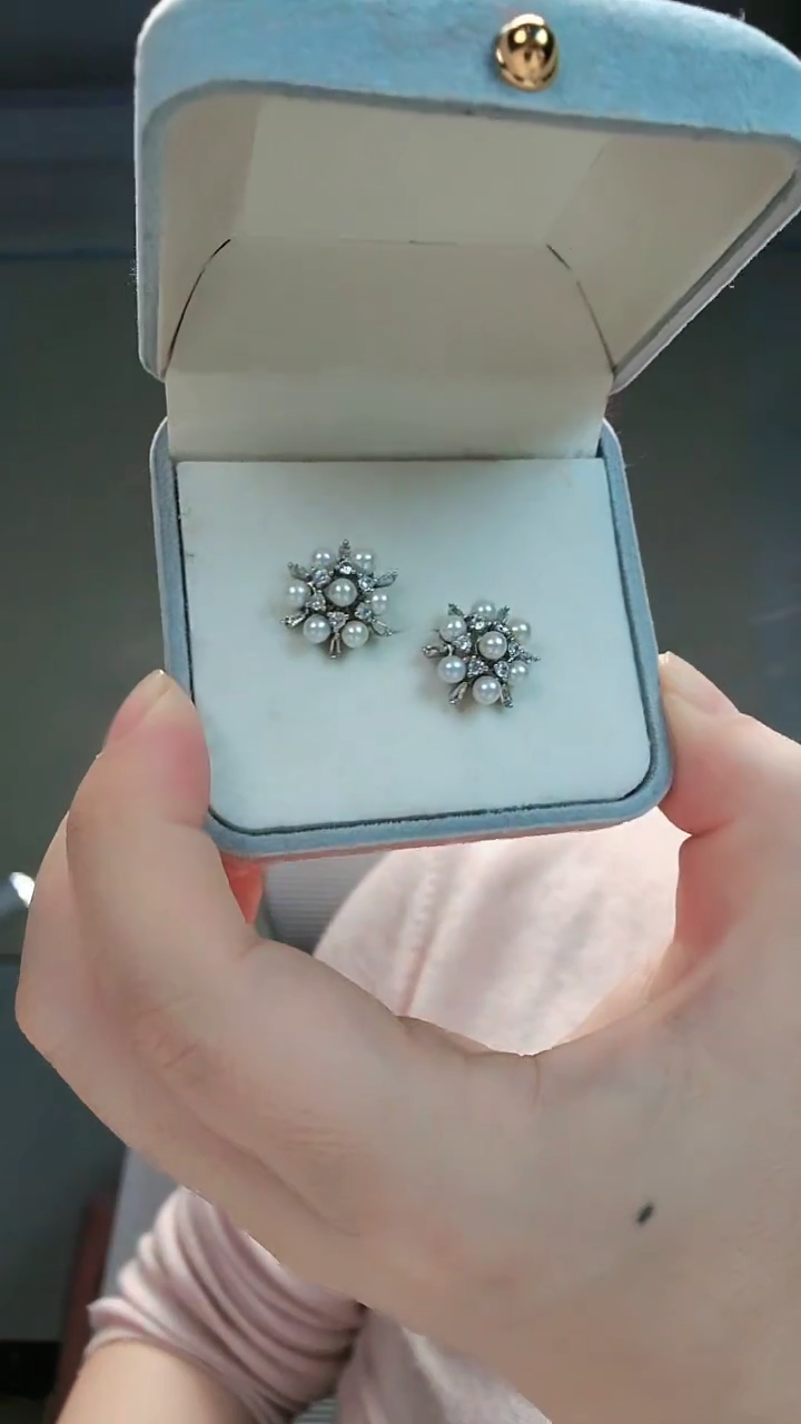 【闪购商品】淡水珍珠耳饰银S925镶嵌雪花耳环