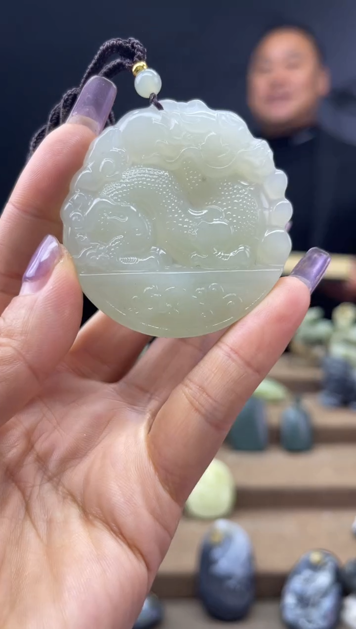 颈饰未镶嵌和田玉1