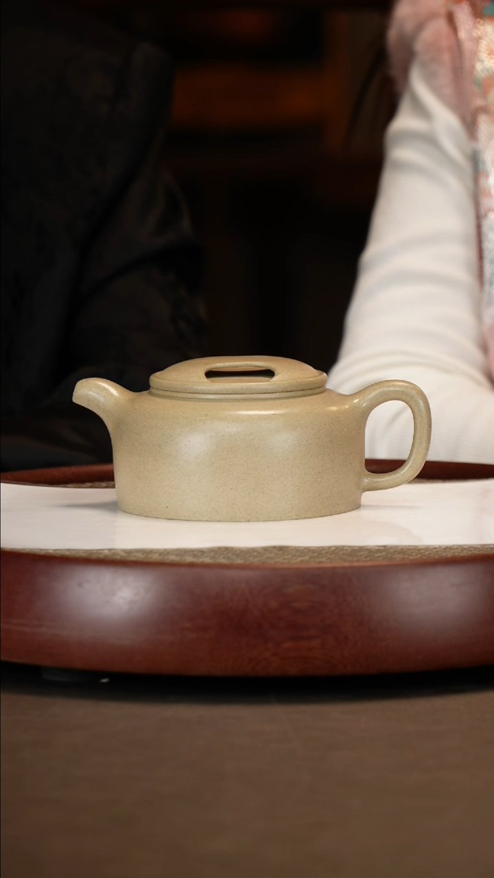 【闪购商品】紫砂茶壶乾隆青灰段牛盖莲子400c+墨宝