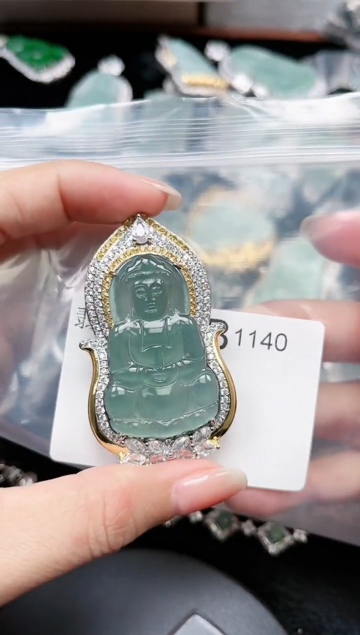 【闪购商品】翡翠颈饰未镶嵌1140赠皮绳