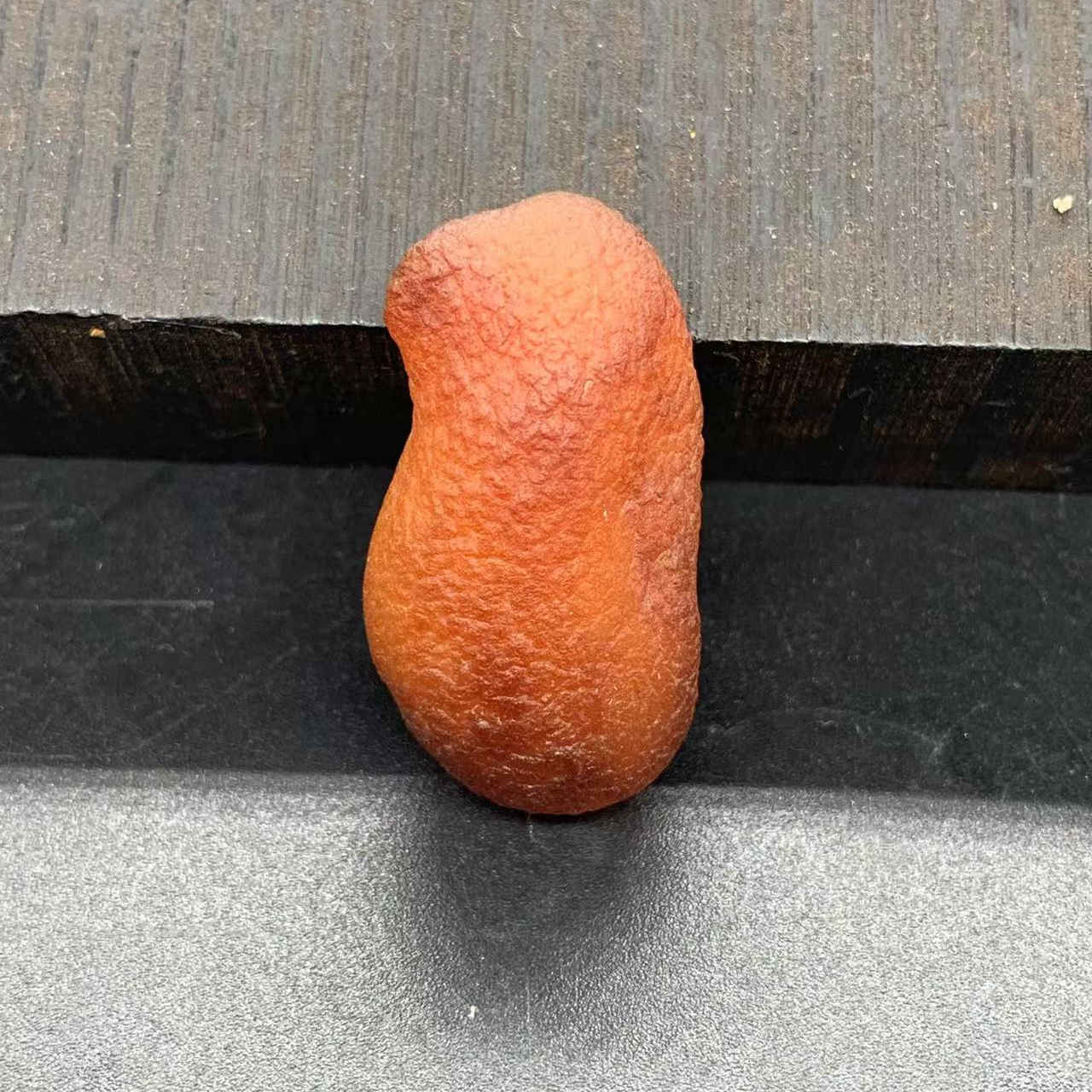 天然琥珀磨砂纹裸石