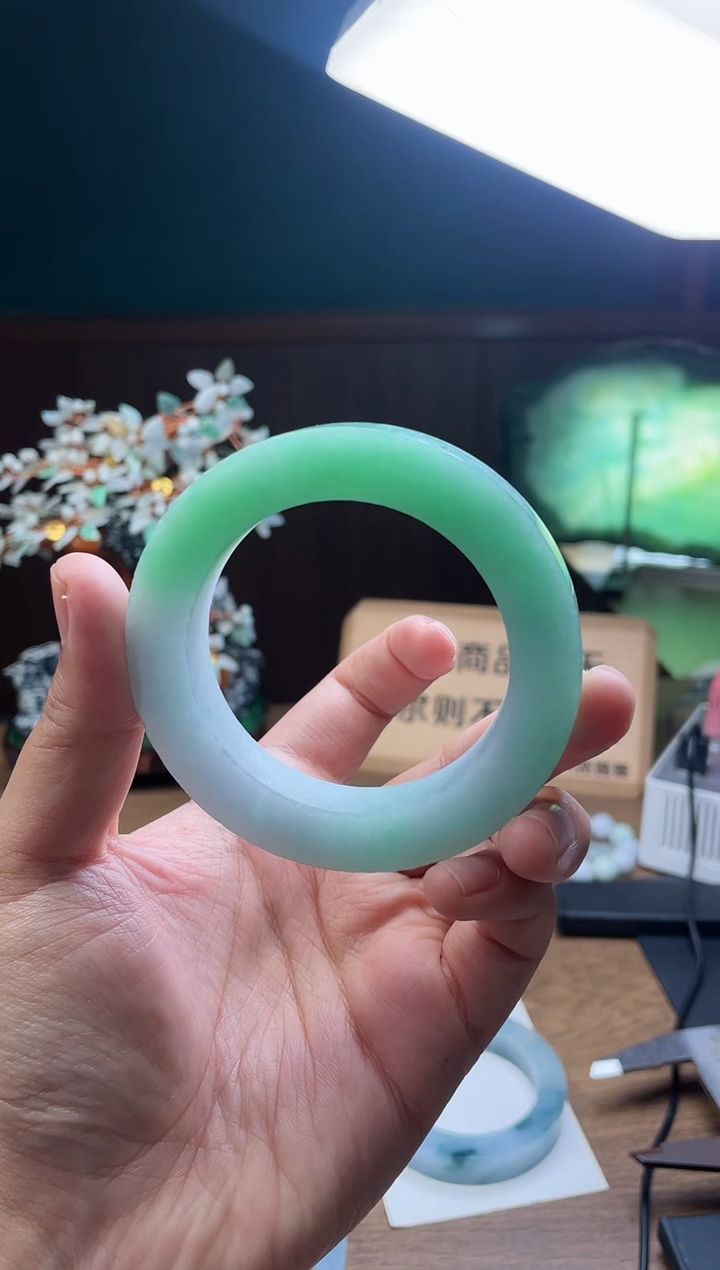 【闪购商品】定制翡翠手镯未镶嵌定制