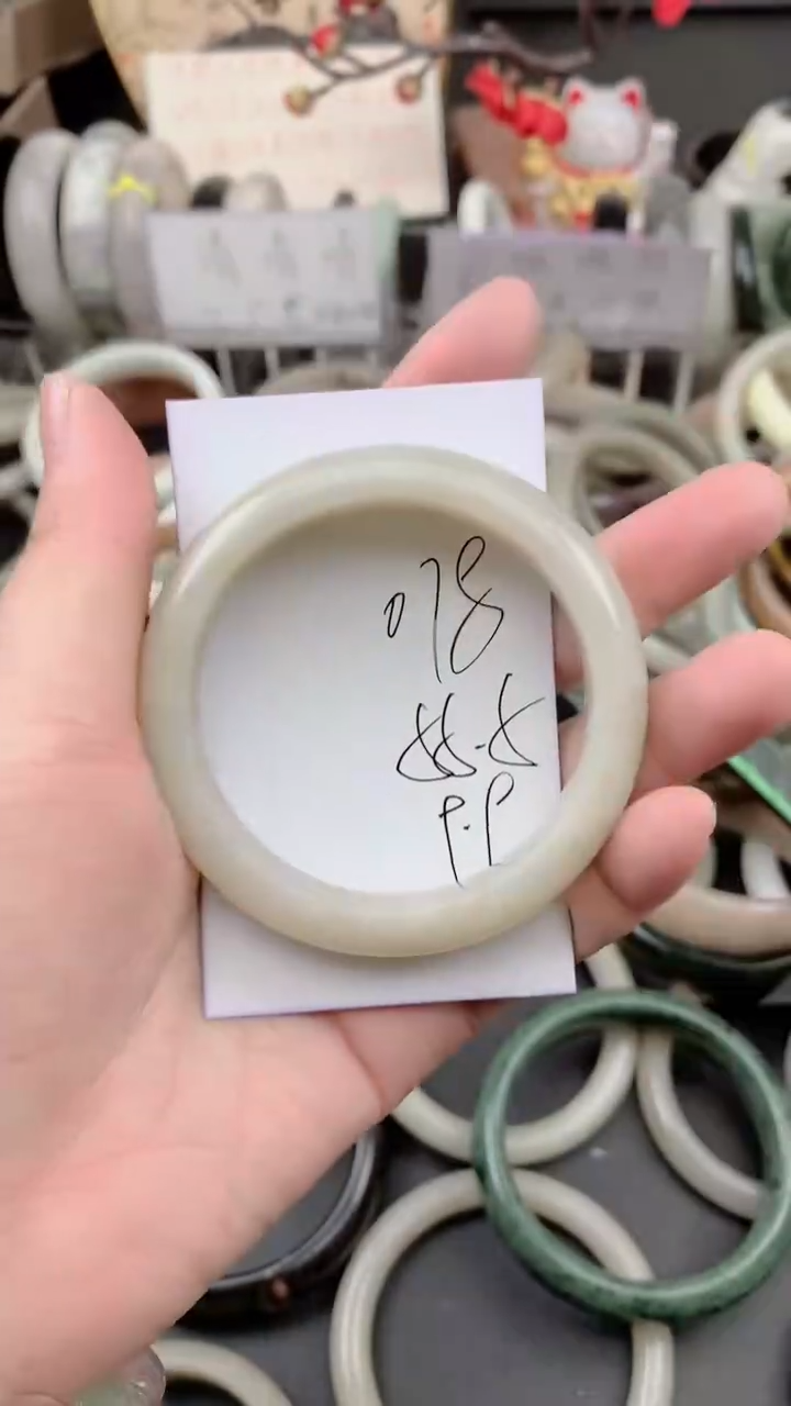 未镶嵌手镯石英质玉078