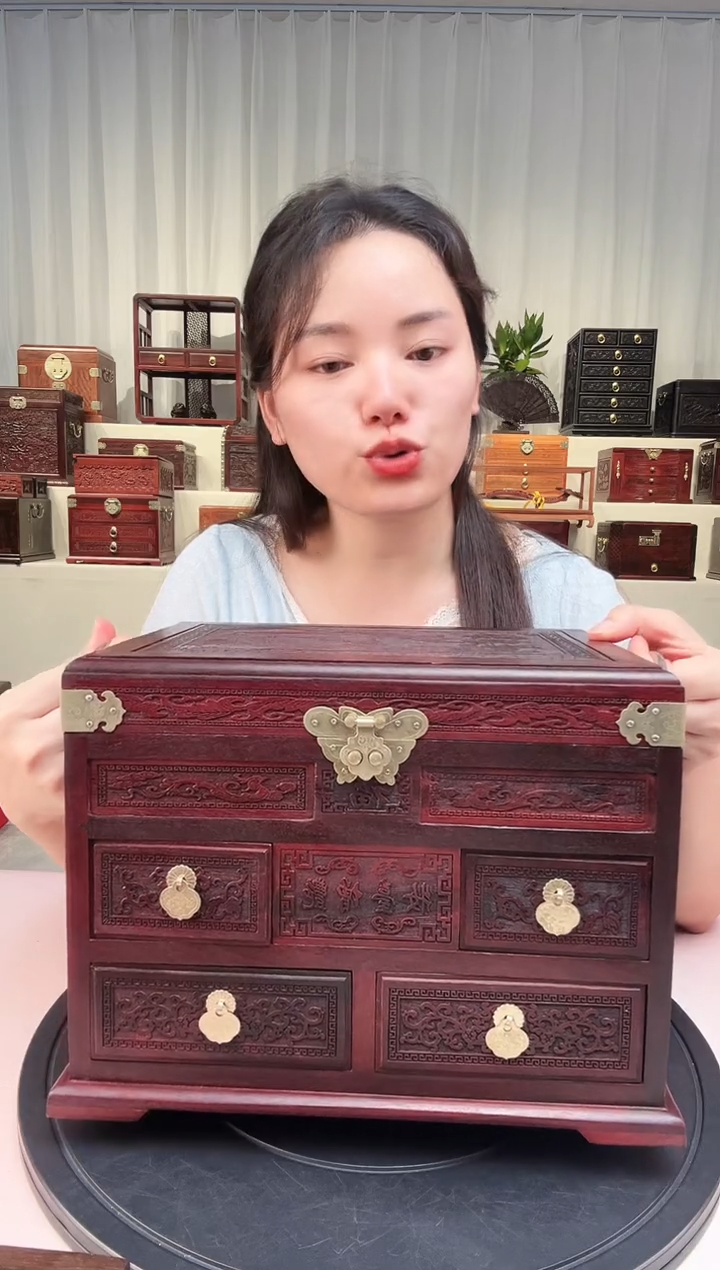 紫檀木类端景台锦上添花