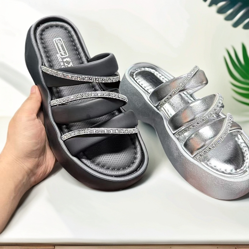 618-1带钻高级感厚底一字拖2025新款女款时尚休闲夏季新疆包邮