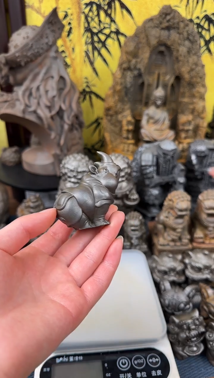铁精致潮玩摆件小犀牛