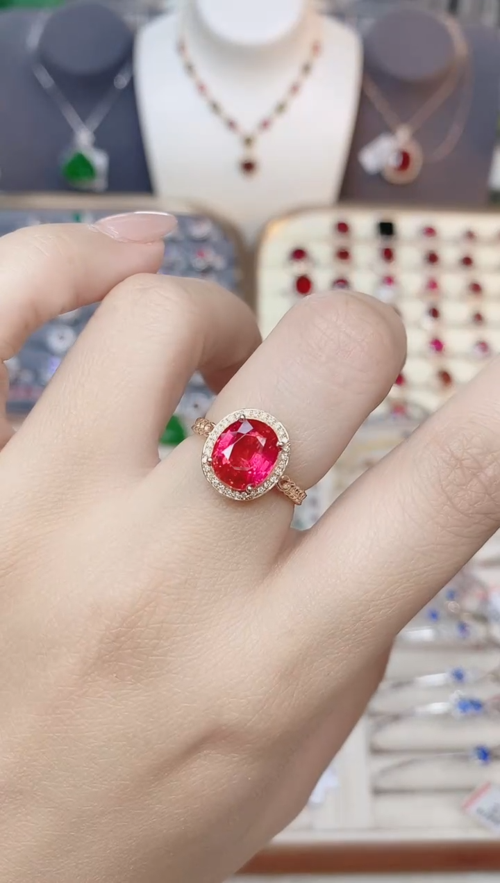 18K金镶嵌戒指红色碧玺-3.5ct