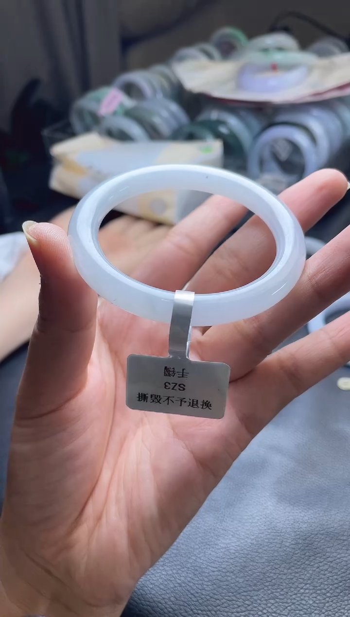 未镶嵌手镯翡翠圆条55圈口，05