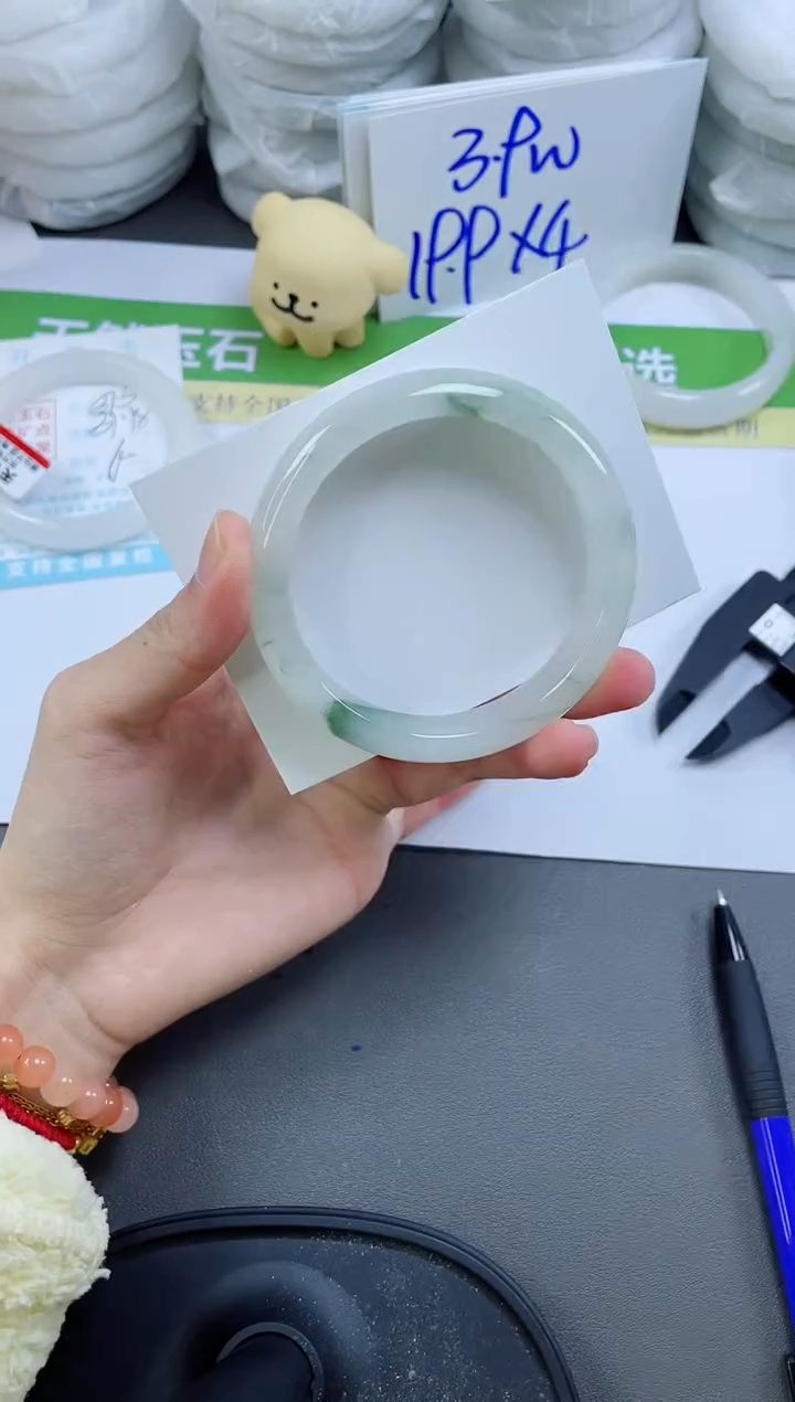 【闪购商品】石英质玉手镯未镶嵌176-58.9