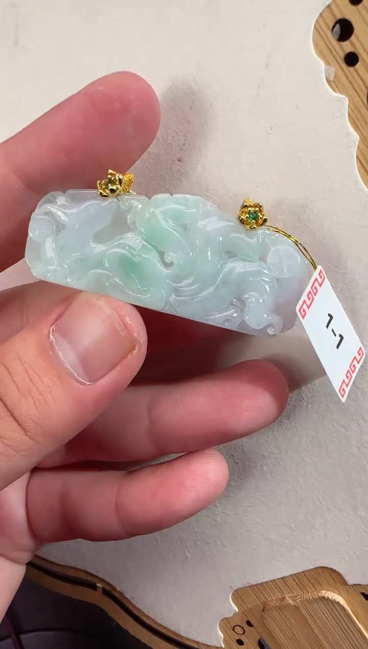 【闪购商品】翡翠颈饰未镶嵌品质