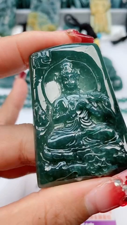 【闪购商品】翡翠颈饰未镶嵌