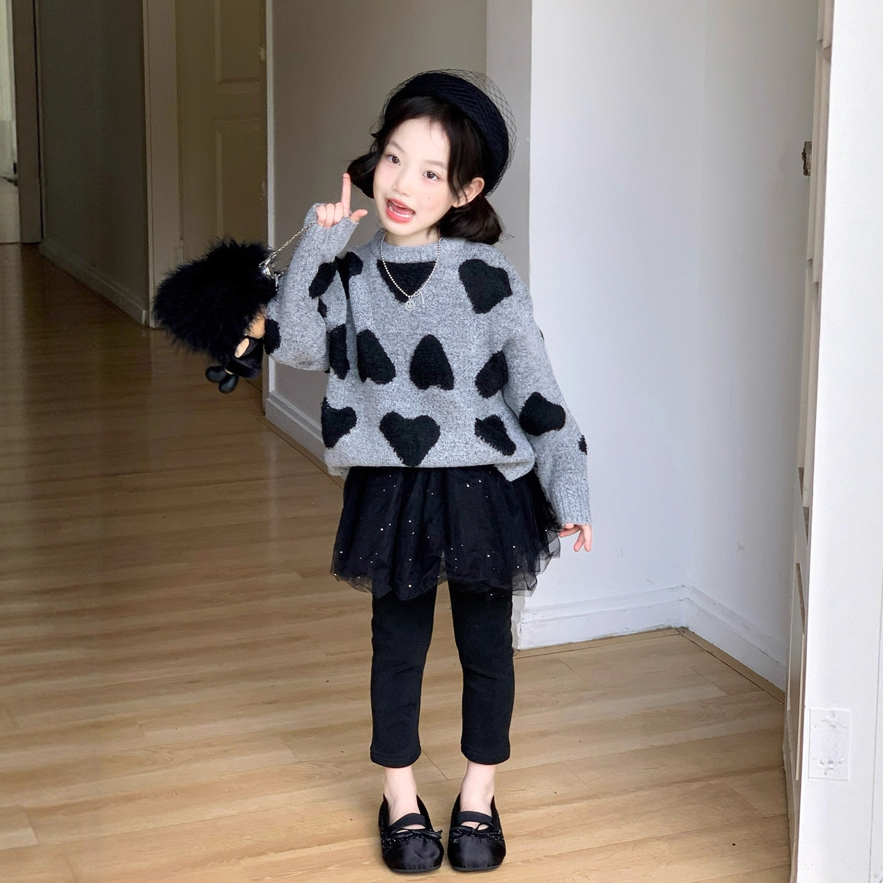 大橙子Studio女童2025冬季款洋气爱心毛衣闪亮纱纱加绒打底裤套装