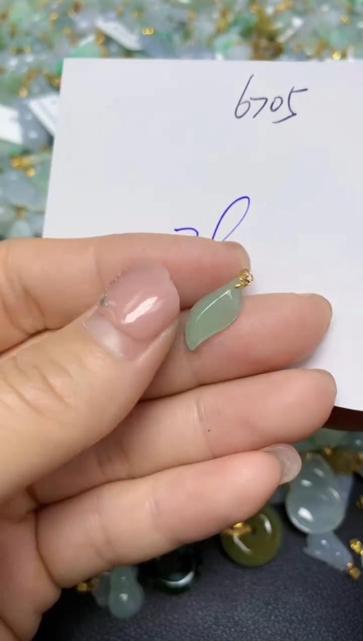 【闪购商品】翡翠挂件18K金镶嵌 天然翡翠A货