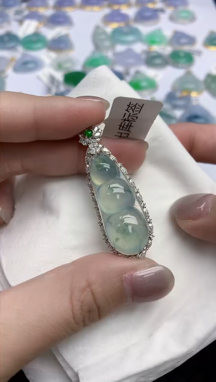 【闪购商品】翡翠颈饰18K金镶嵌天然翡翠A货