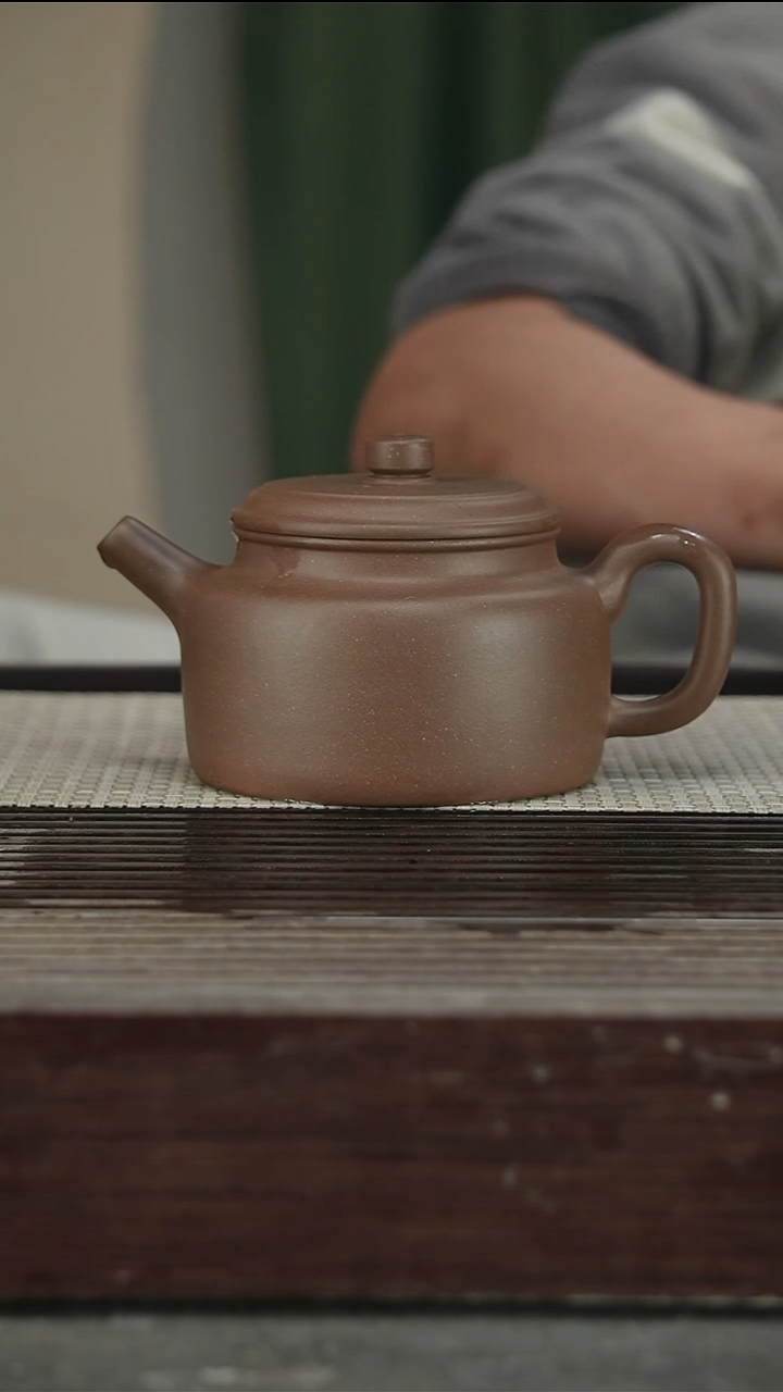 茶壶紫砂高工制，带证350CC43号