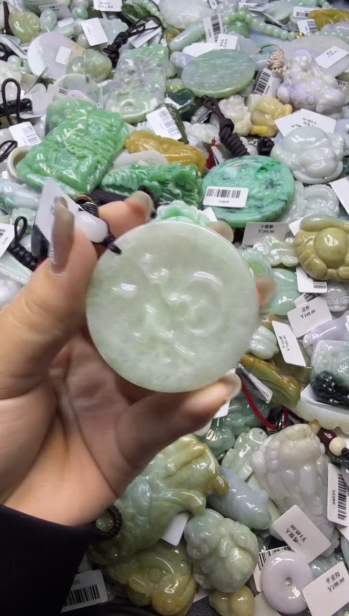 【闪购商品】翡翠颈饰未镶嵌00000240