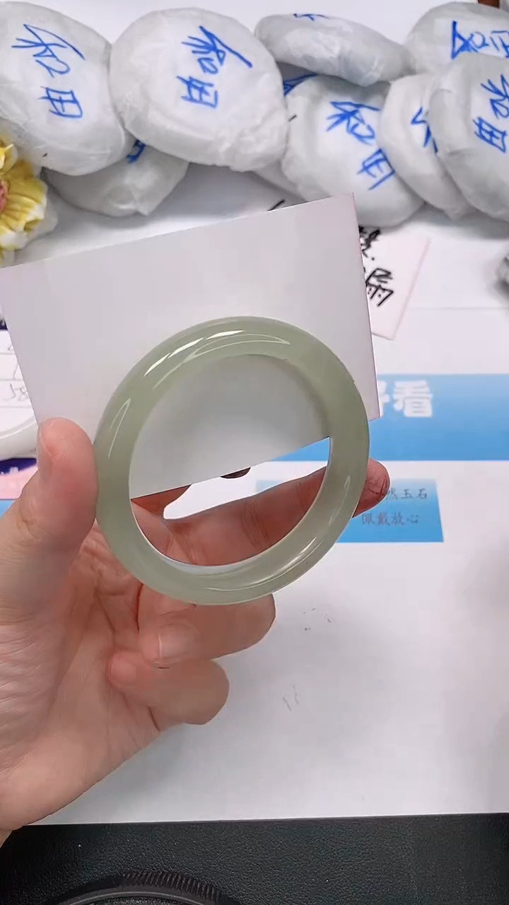 未镶嵌手镯石英质玉24/56-57