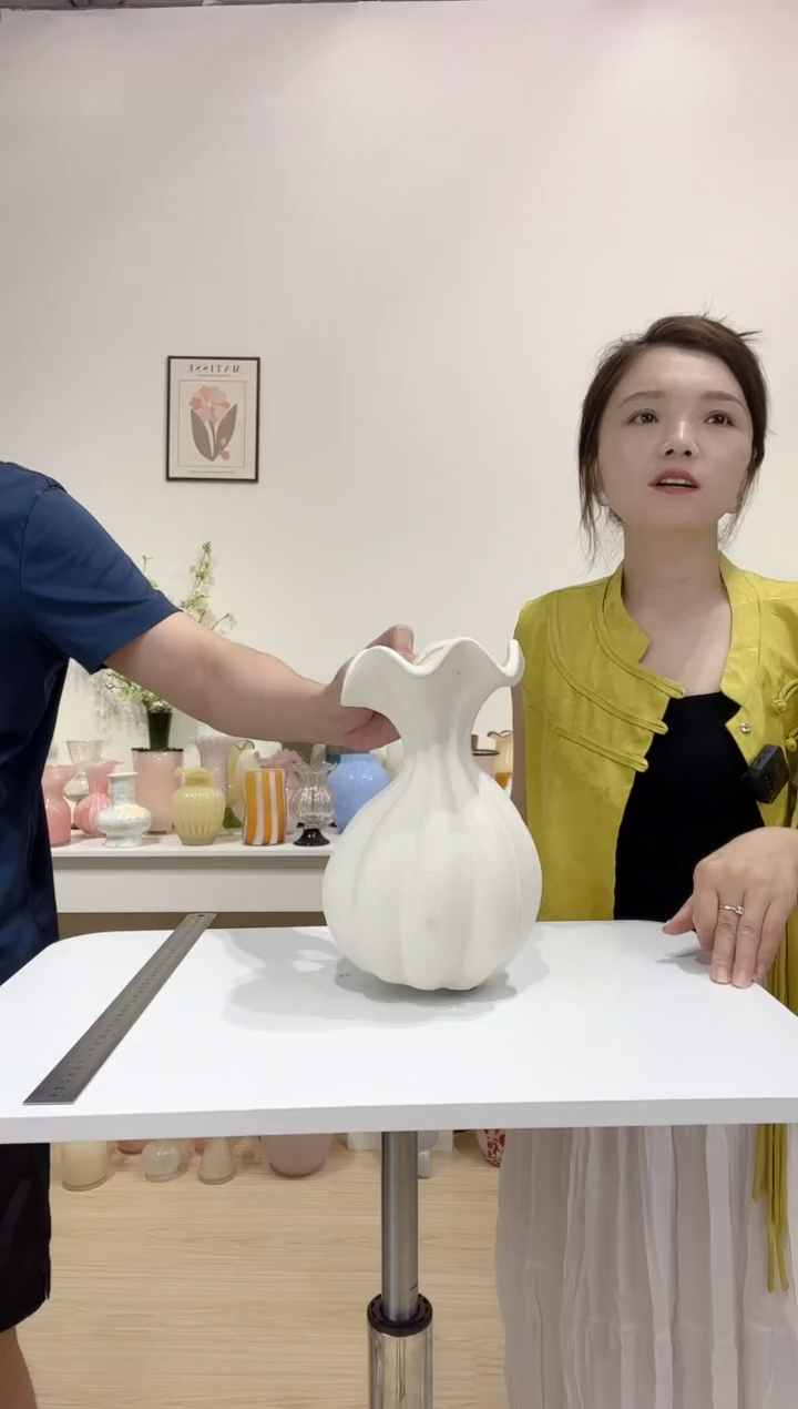 几何歪脖陶瓷花瓶