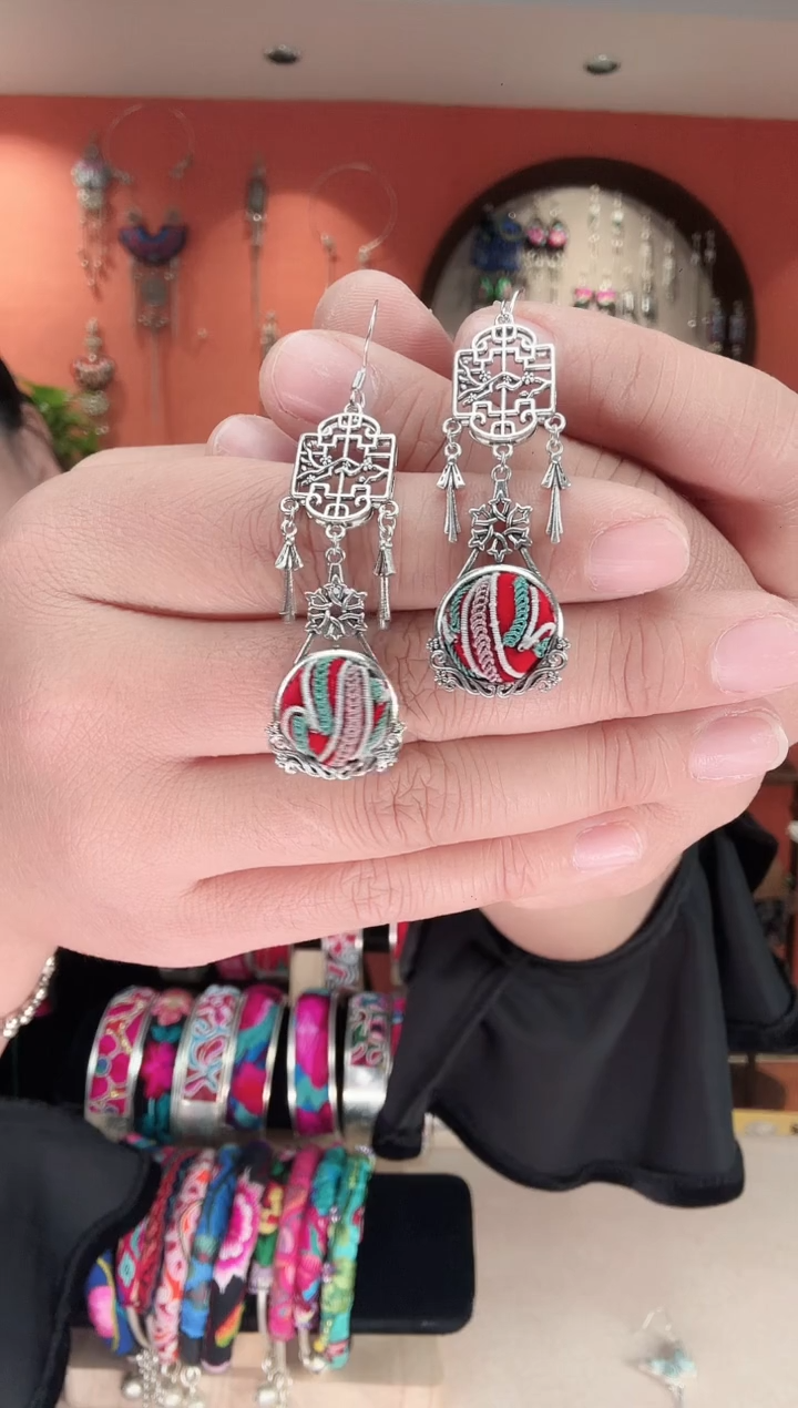 织绣非遗手工苗绣刺绣首饰007