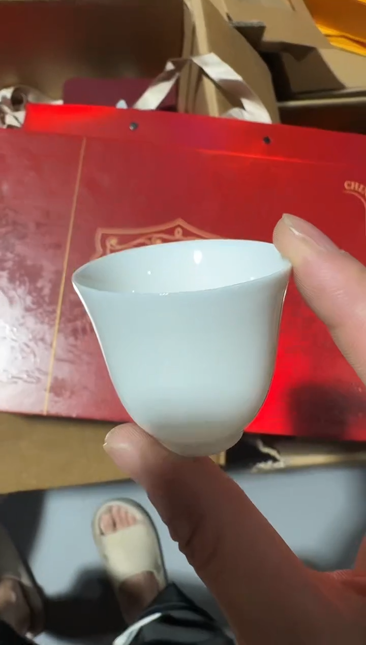 金骏眉45泡礼盒主人杯