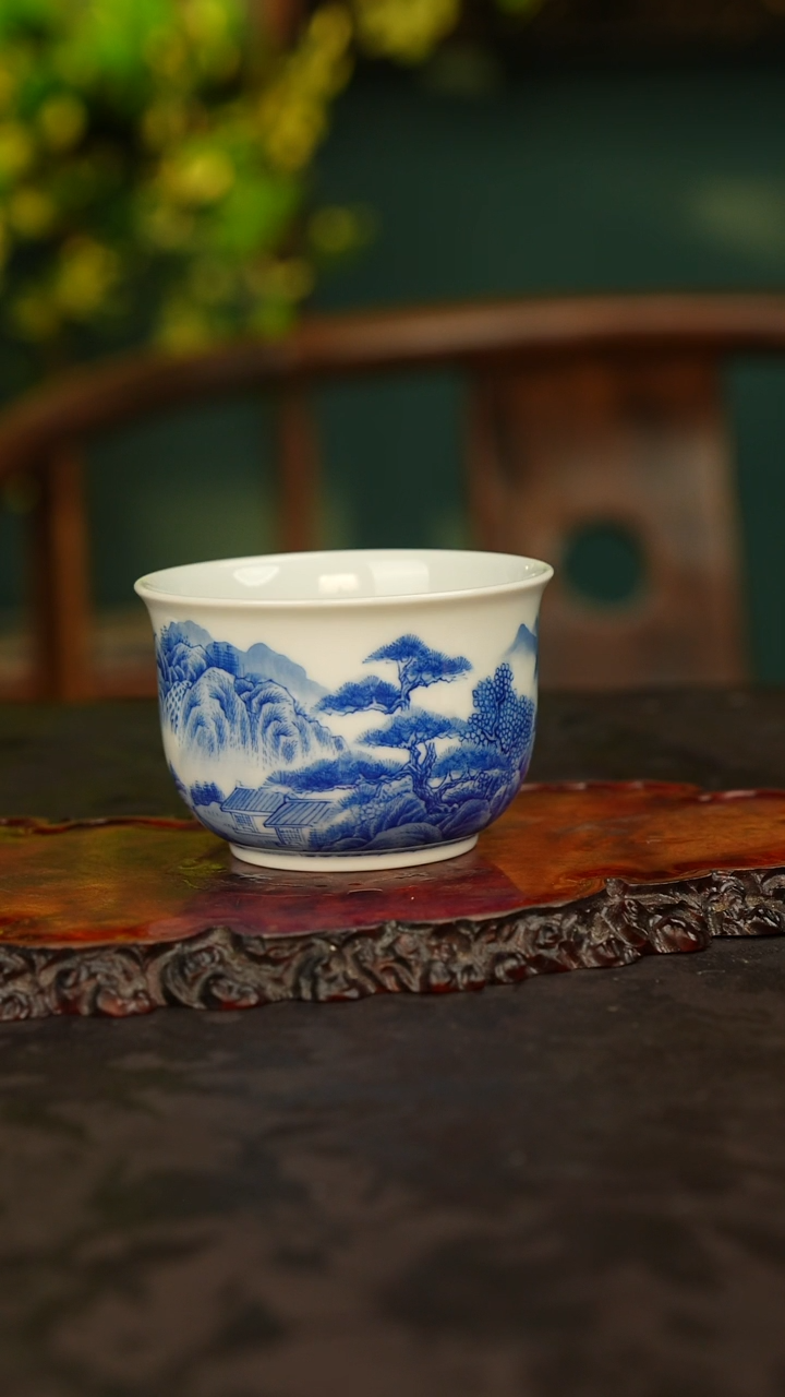 青花手绘山水主人杯