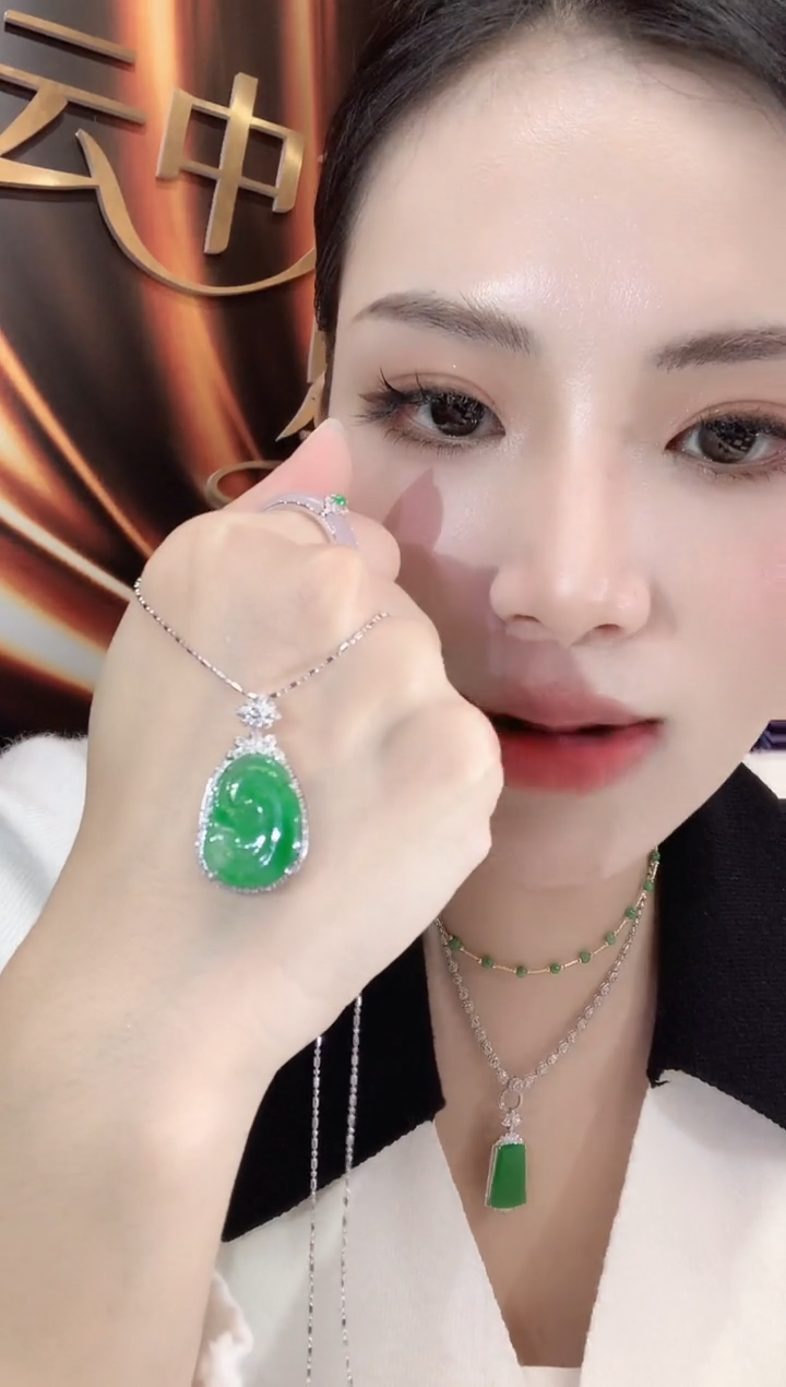 吊坠(不含链)18K金镶嵌翡翠A11