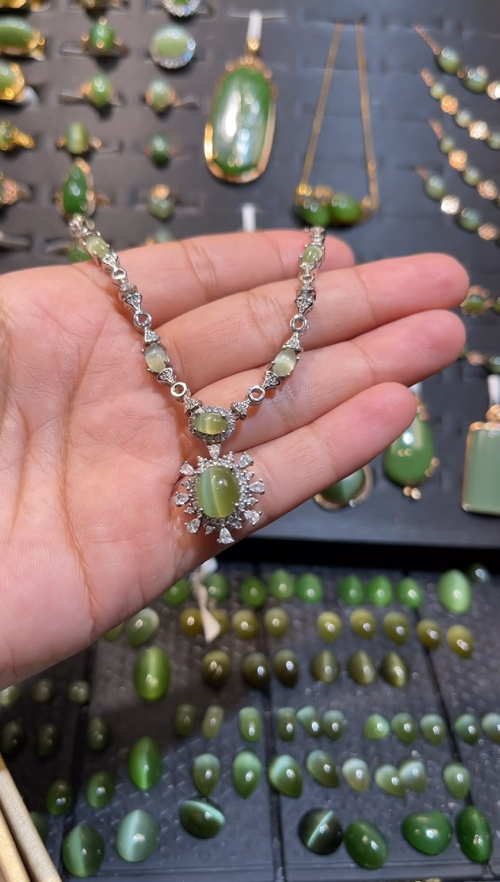 【闪购商品】和田玉碧玉猫眼吊坠项链银S925镶嵌多样性发一