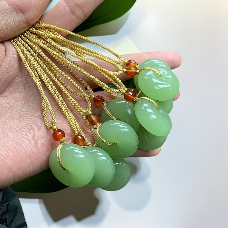 掌柜精选   精品老料晴水绿平安扣多样性发一个 