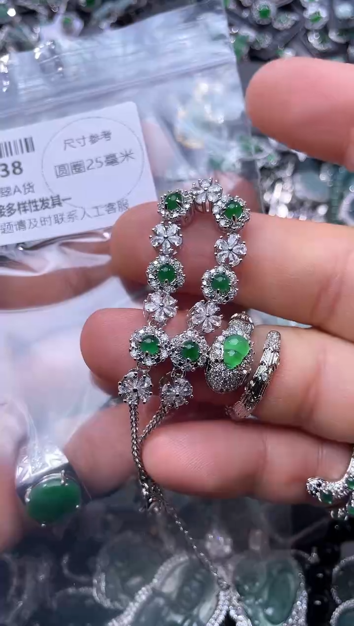 【闪购商品】翡翠颈饰未镶嵌X238手链