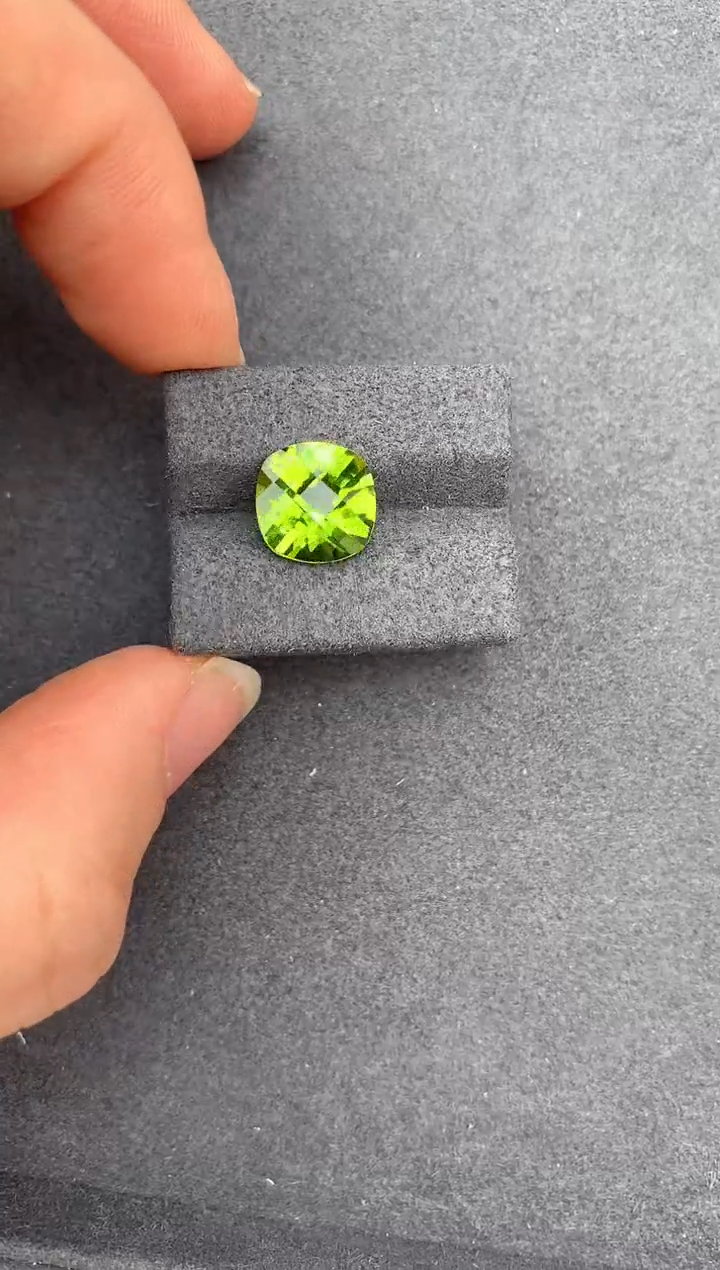 【闪购商品】橄榄石裸石未镶嵌4ct橄榄石