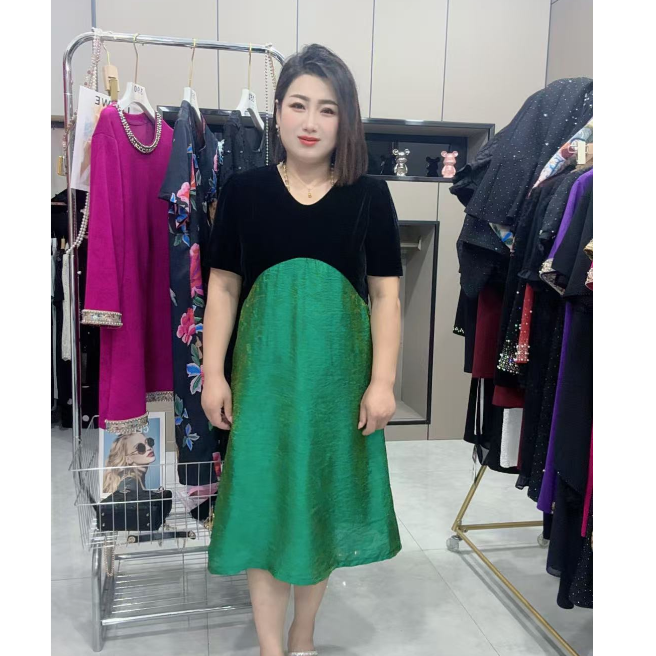 2025年洋气时尚气质拼接款显瘦遮肉连衣裙