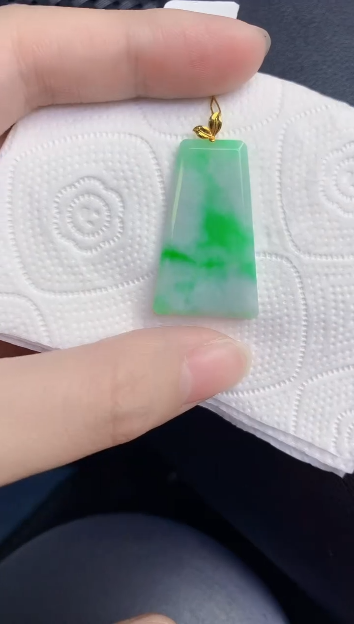 颈饰18K金镶嵌翡翠天然翡翠缅甸A货