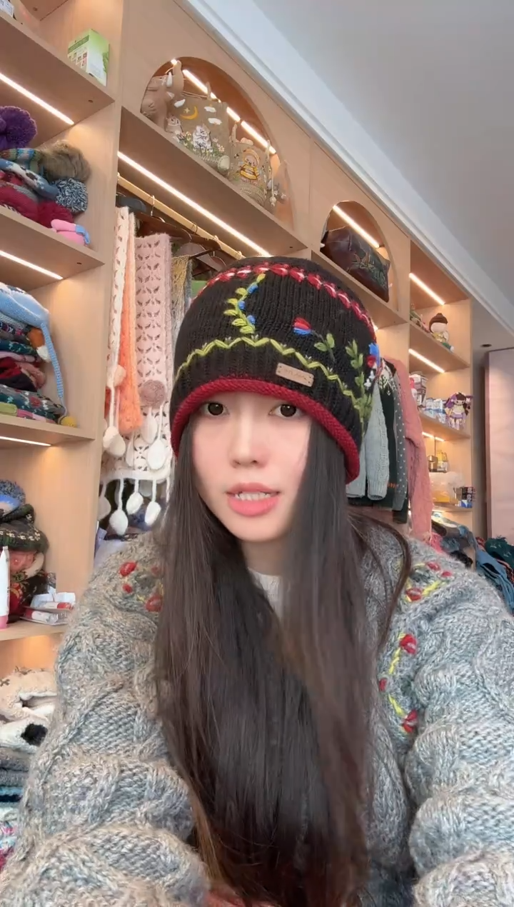 羊毛美利奴黑色卷边帽