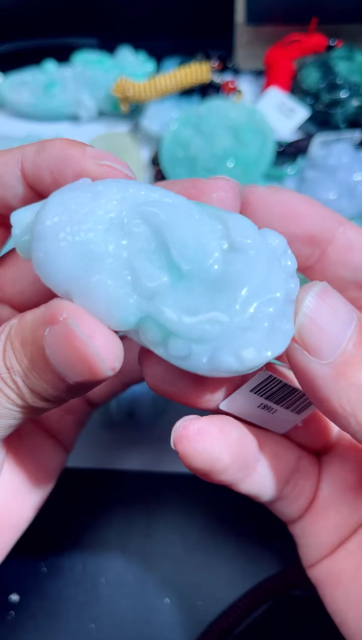 翡翠未镶嵌吊坠(不含链)0015566