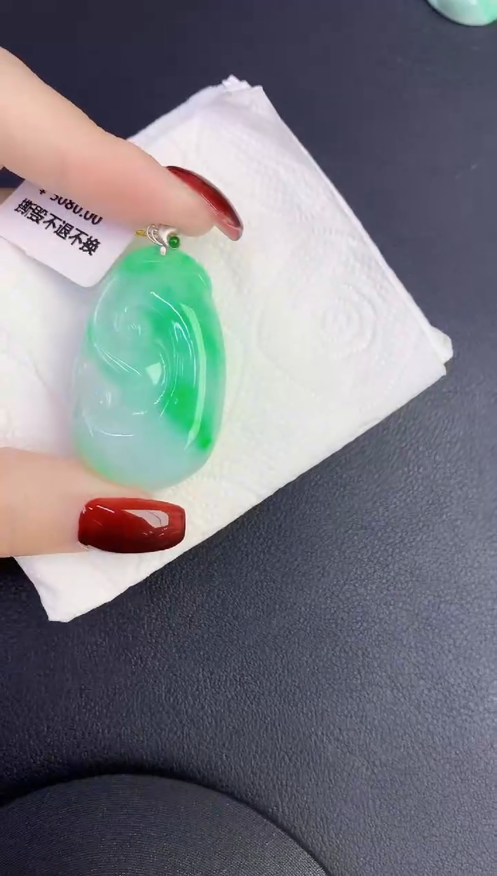 颈饰18K金镶嵌翡翠缅甸天然翡翠a货