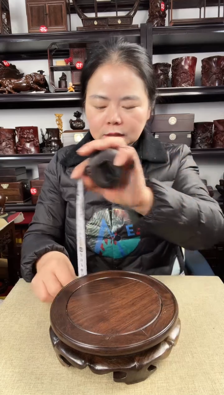 木旋转17公分黑老李红木工艺品