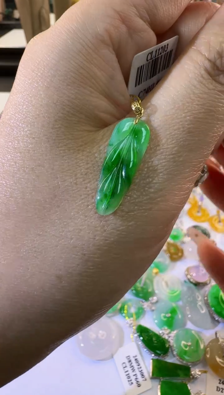 【闪购商品】翡翠颈饰18K金镶嵌缅甸翡翠A货挂件