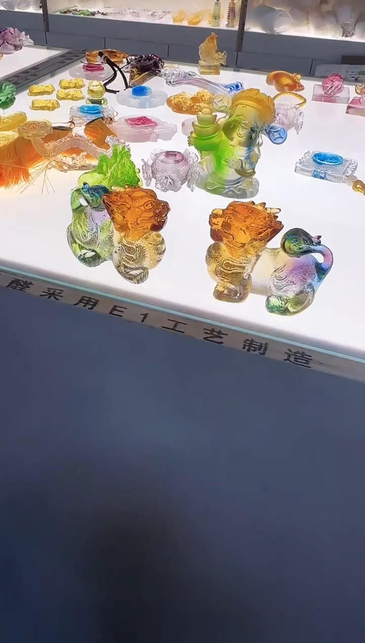 手工艺品琉璃麒麟一对