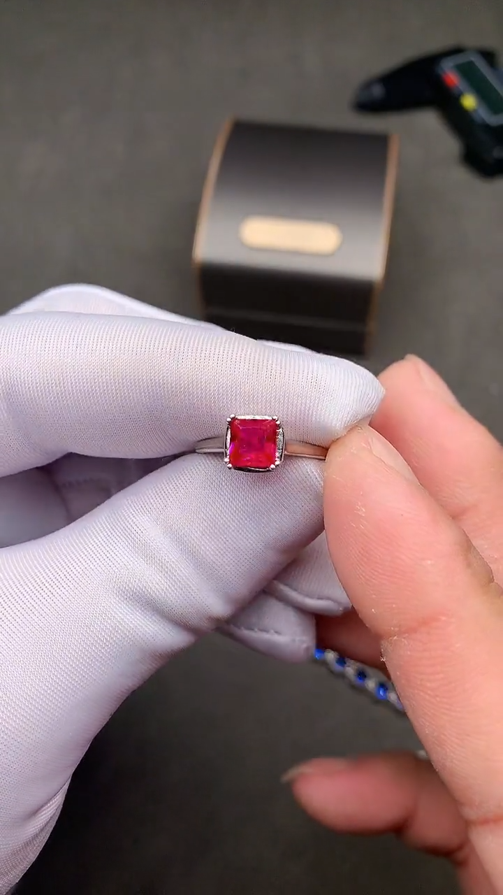 【闪购商品】红宝石戒指银S925镶嵌........