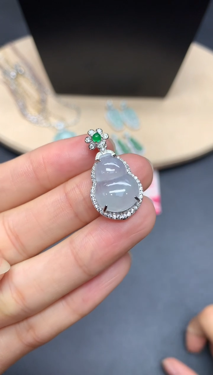 【闪购商品】翡翠吊坠(不含链)银S925镶嵌葫芦【多样性发其一】