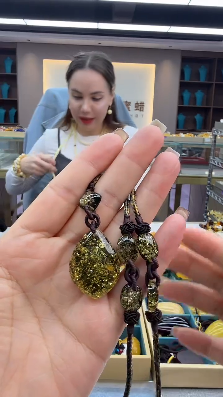 琥珀颈饰未镶嵌55秒拍号 假一罚三 
