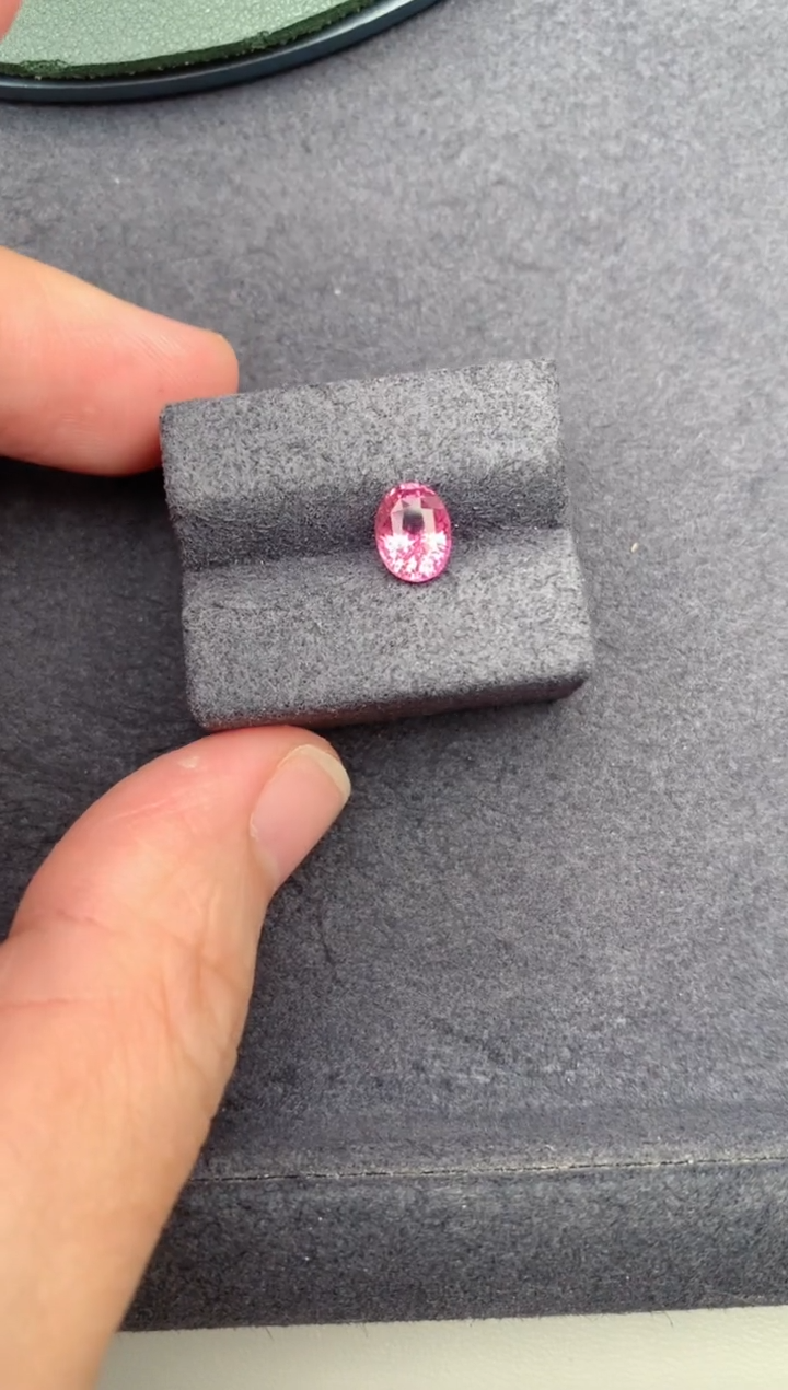 裸石彩色蓝宝石1.5ct帕帕拉恰  BE