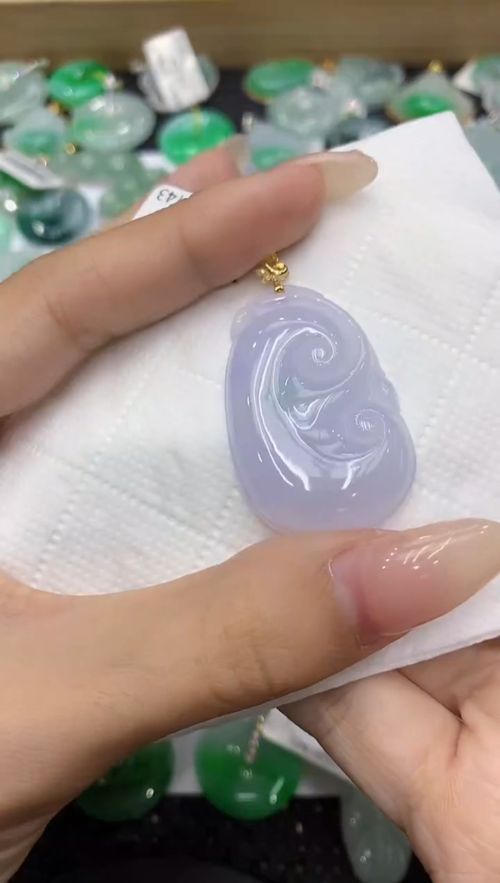 翡翠18K金镶嵌颈饰111111111111