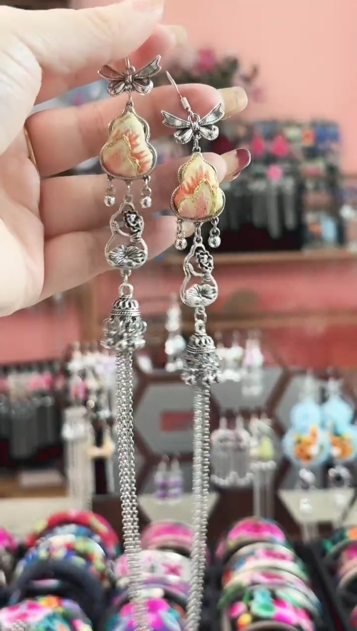 艺枝独绣手工饰品90