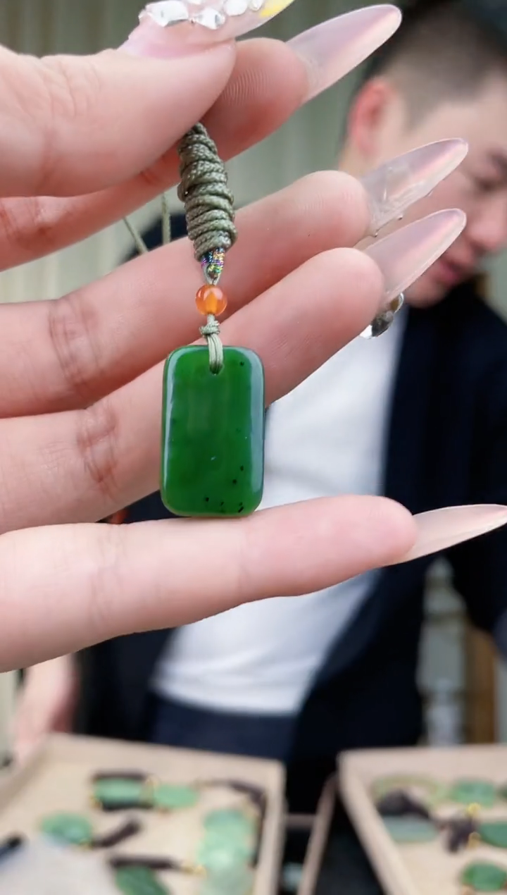 【闪购商品】和田玉挂件未镶嵌拍一发一，多样性发货！
