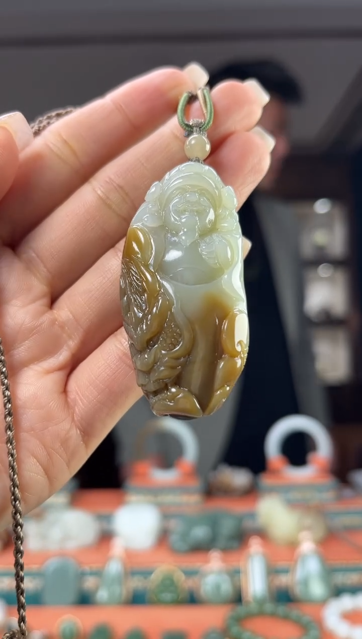 颈饰未镶嵌和田玉佩佩