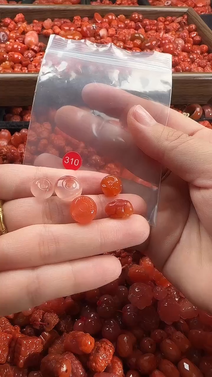 颈饰未镶嵌南红玛瑙1