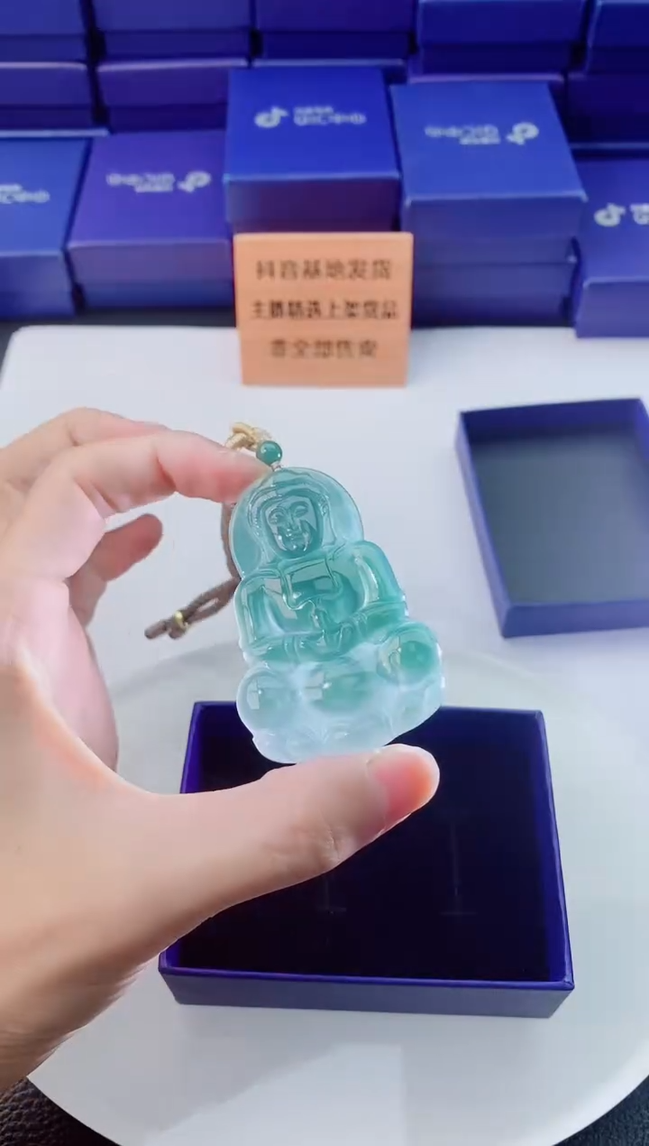 翡翠未镶嵌颈饰1111111111