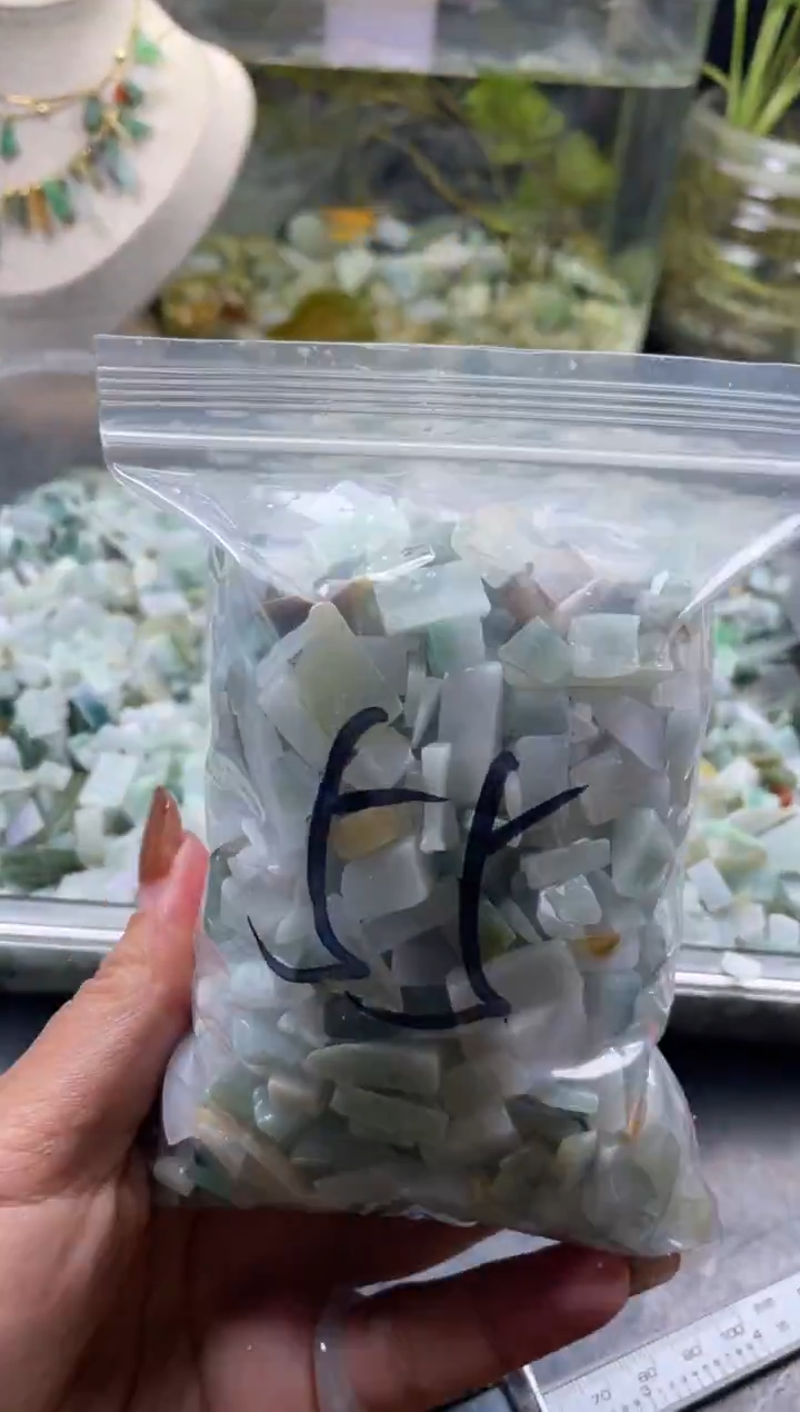 配石翡翠天然翡翠迷你500克55
